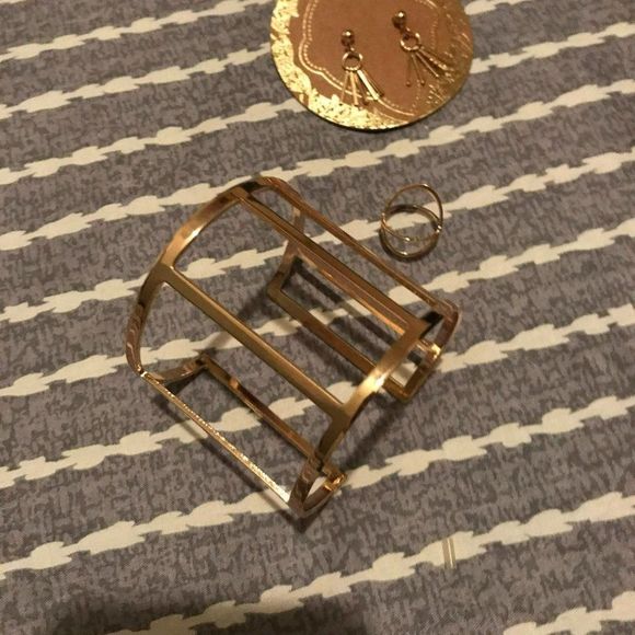 Francesca's Women's Gold Post Dangle Earrings & Fashion Jewelry Cuff Bracelet - Picture 7 of 12